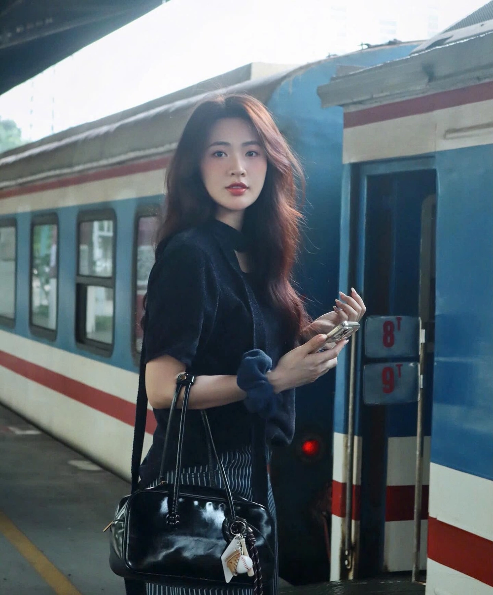 Kênh chính thức Minh Trang Official cập nhật nhanh tin tức nóng