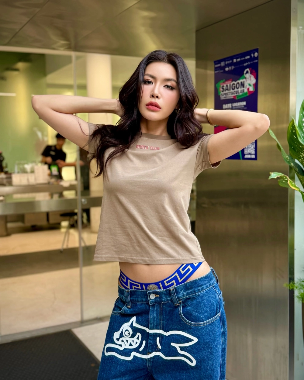 Tiểu sử của Minh Tú