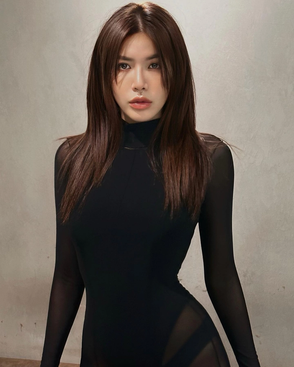 Minh Tú Instagram chia sẻ những khoảnh khắc đời thường thú vị
