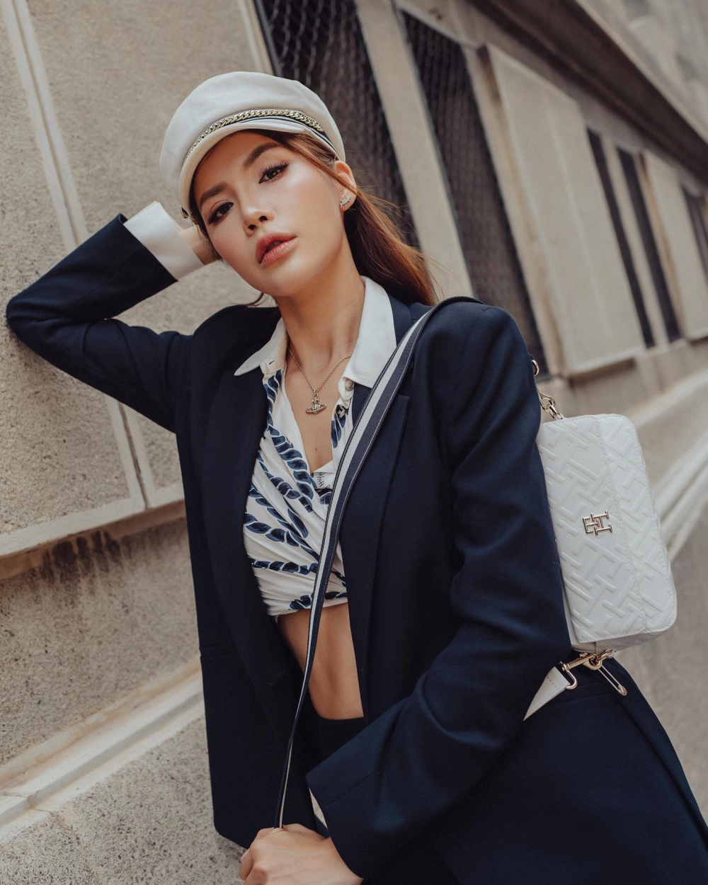 Minh Tú thuộc công ty nào? Đại diện cho công ty quản lý người mẫu hàng đầu