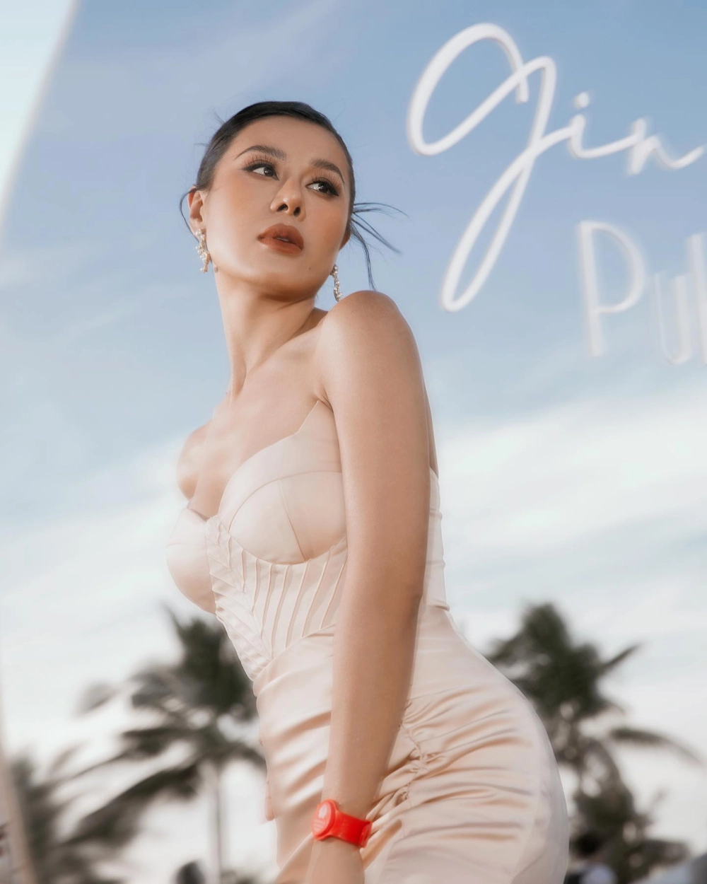 Cộng đồng mạng bàn tán sôi nổi về drama Nam Thư gần đây