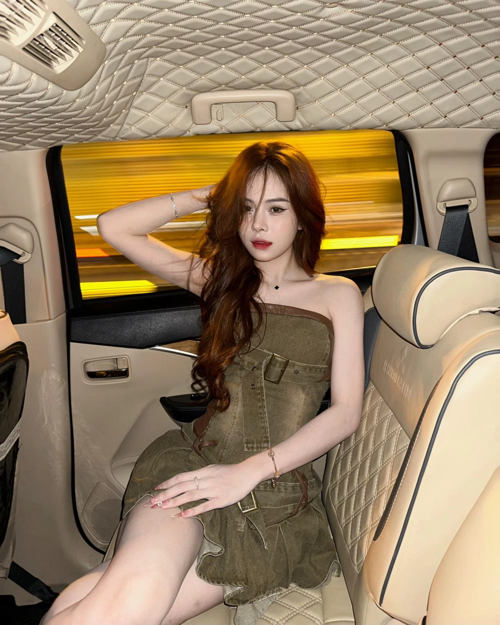Cư dân mạng tò mò ngân hà tiktok sinh năm bao nhiêu