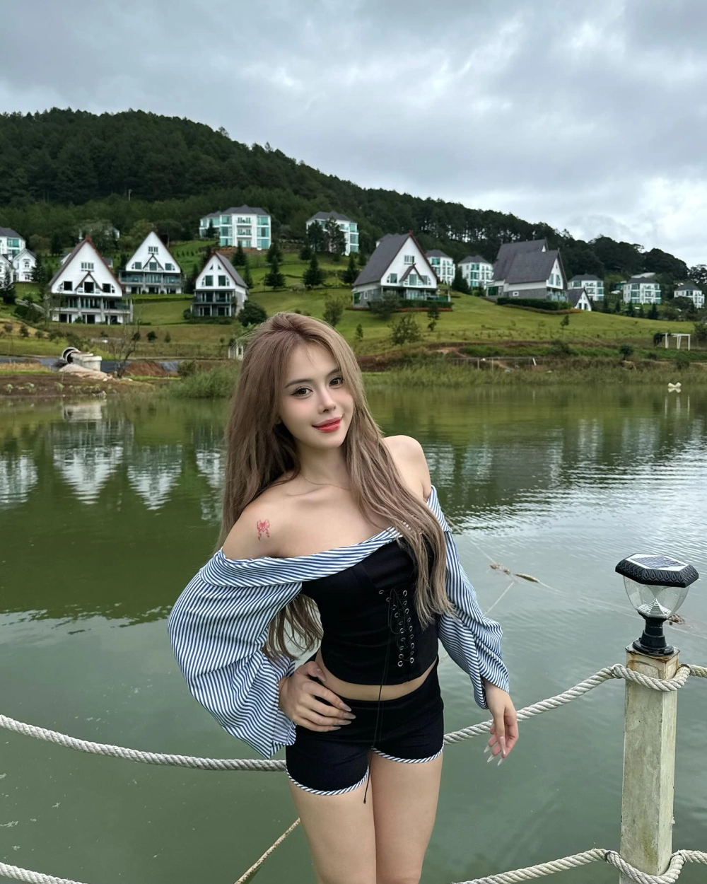 Cư dân mạng tò mò tên thật của ngân hà tiktok là gì