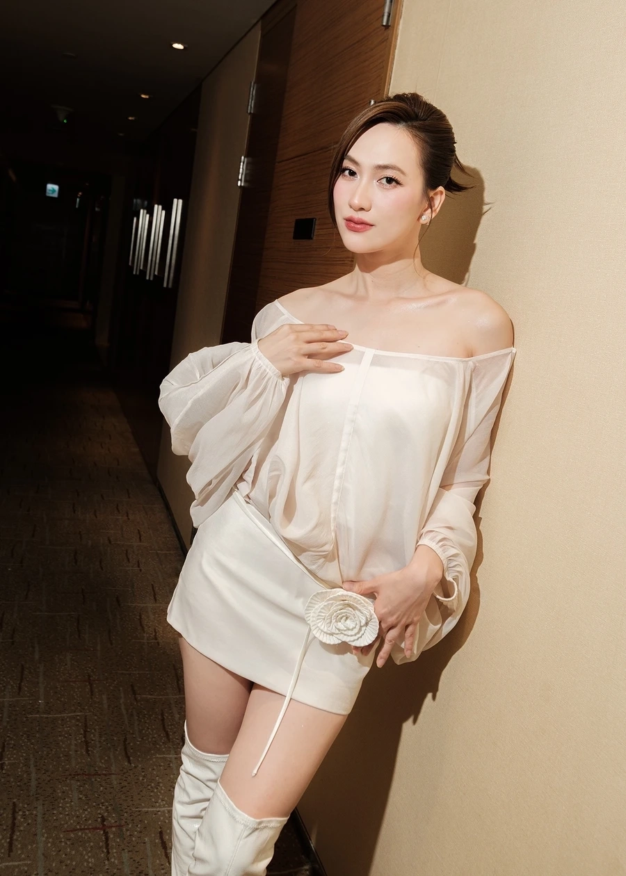 Phương Anh Đào hát mộc mạc, gây bất ngờ với giọng ca truyền cảm