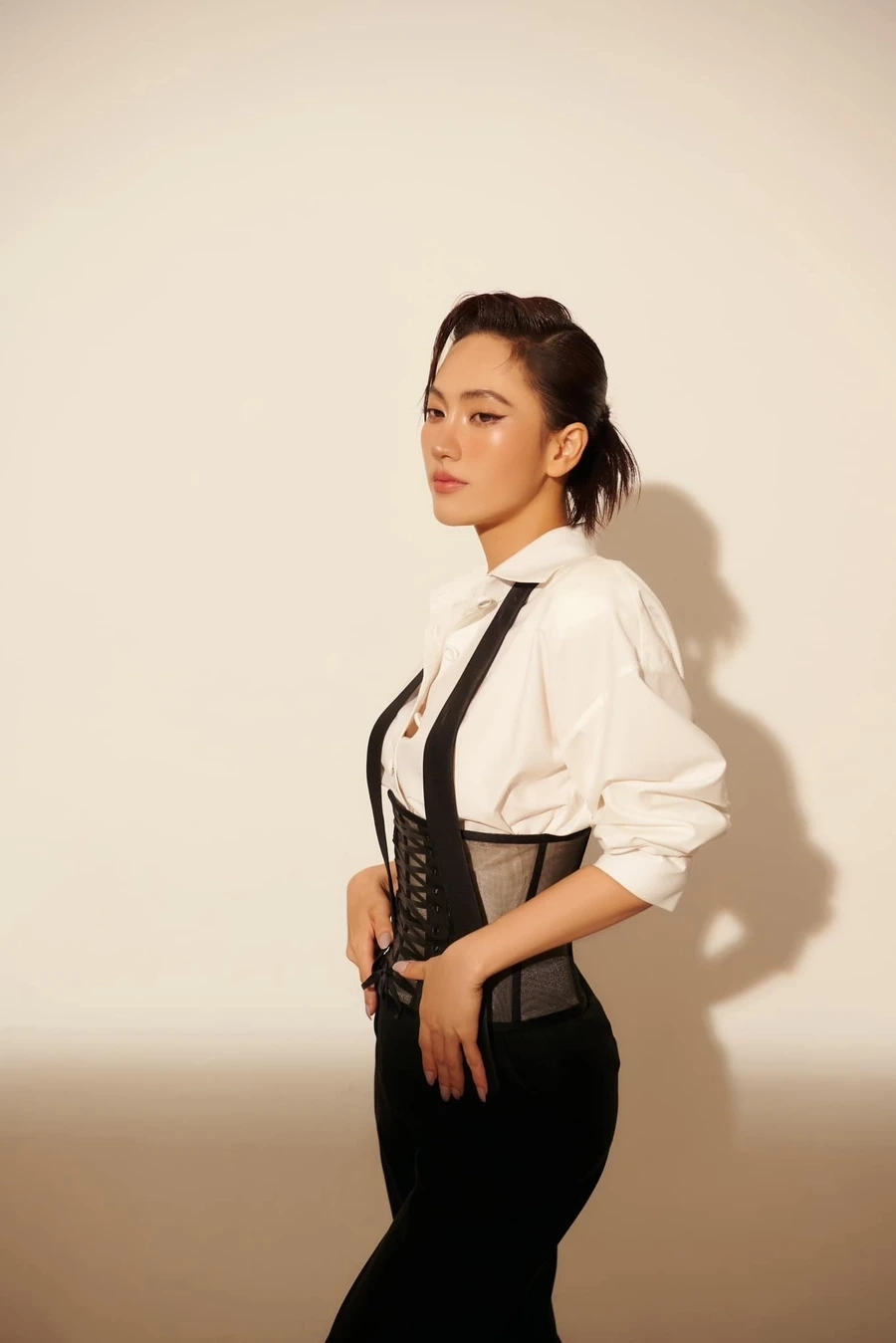 Phương Anh Đào Sao Nhập Ngũ thể hiện tinh thần mạnh mẽ và kiên cường