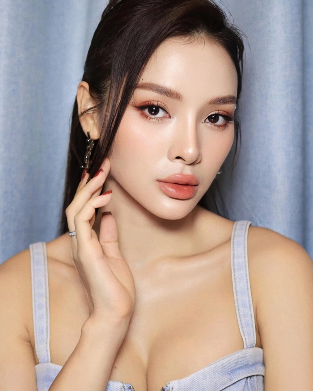 Loạt ảnh mới đánh dấu sự lột xác hình ảnh của Phương Trinh Jolie