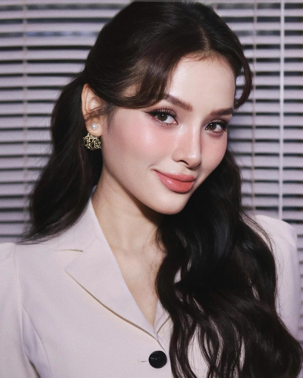 Ca sĩ Phương Trinh Jolie chinh phục khán giả với giọng hát ngọt ngào