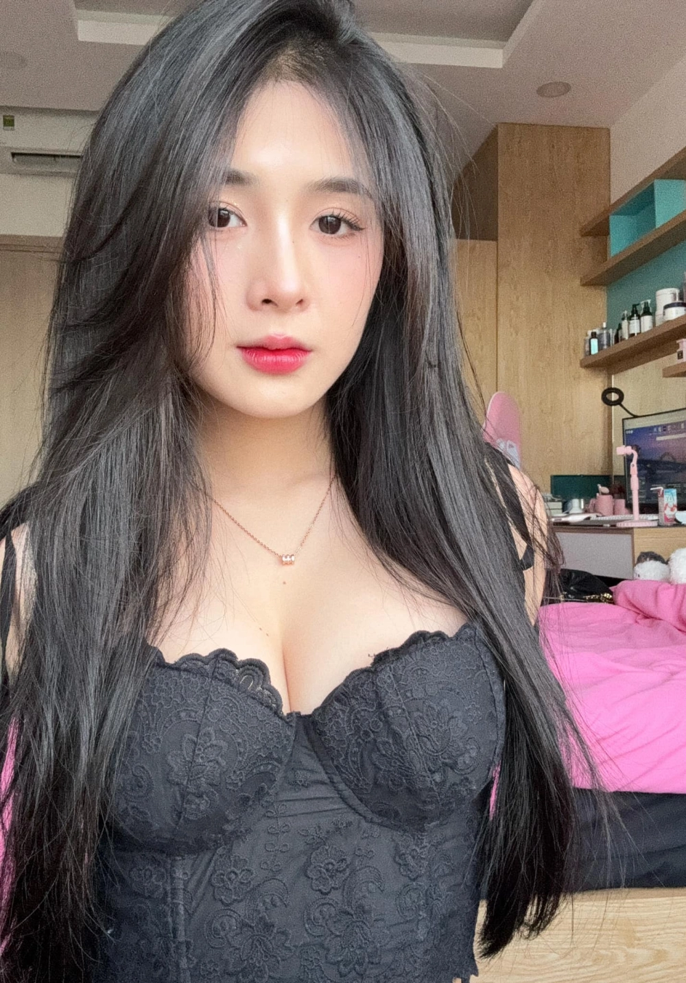 Quỳnh Alee là ai mà khiến cộng đồng mạng dậy sóng