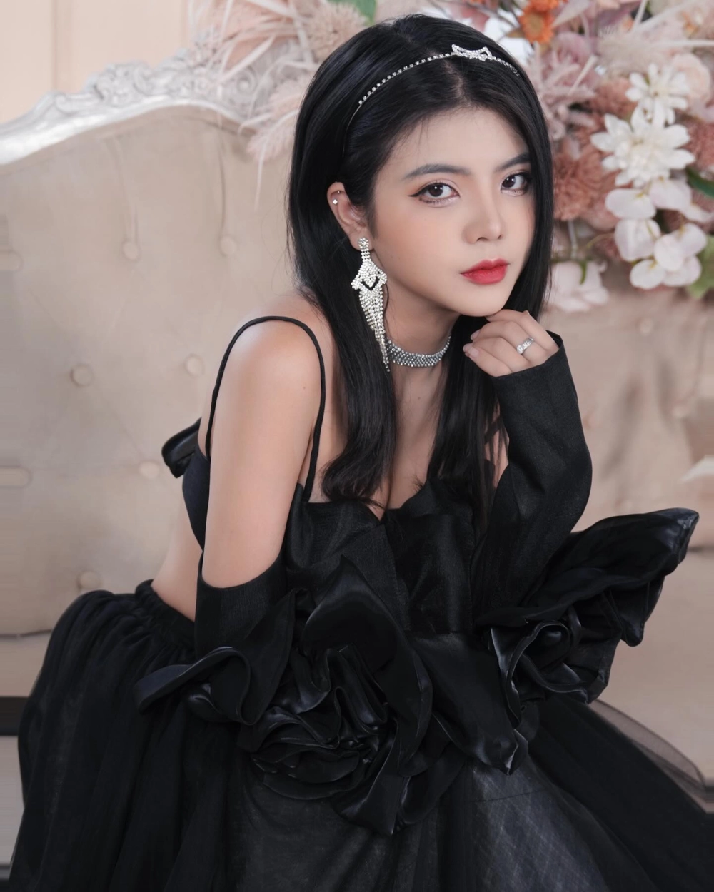 Reency Ngô mang đến cảm hứng thời trang qua từng khung hình