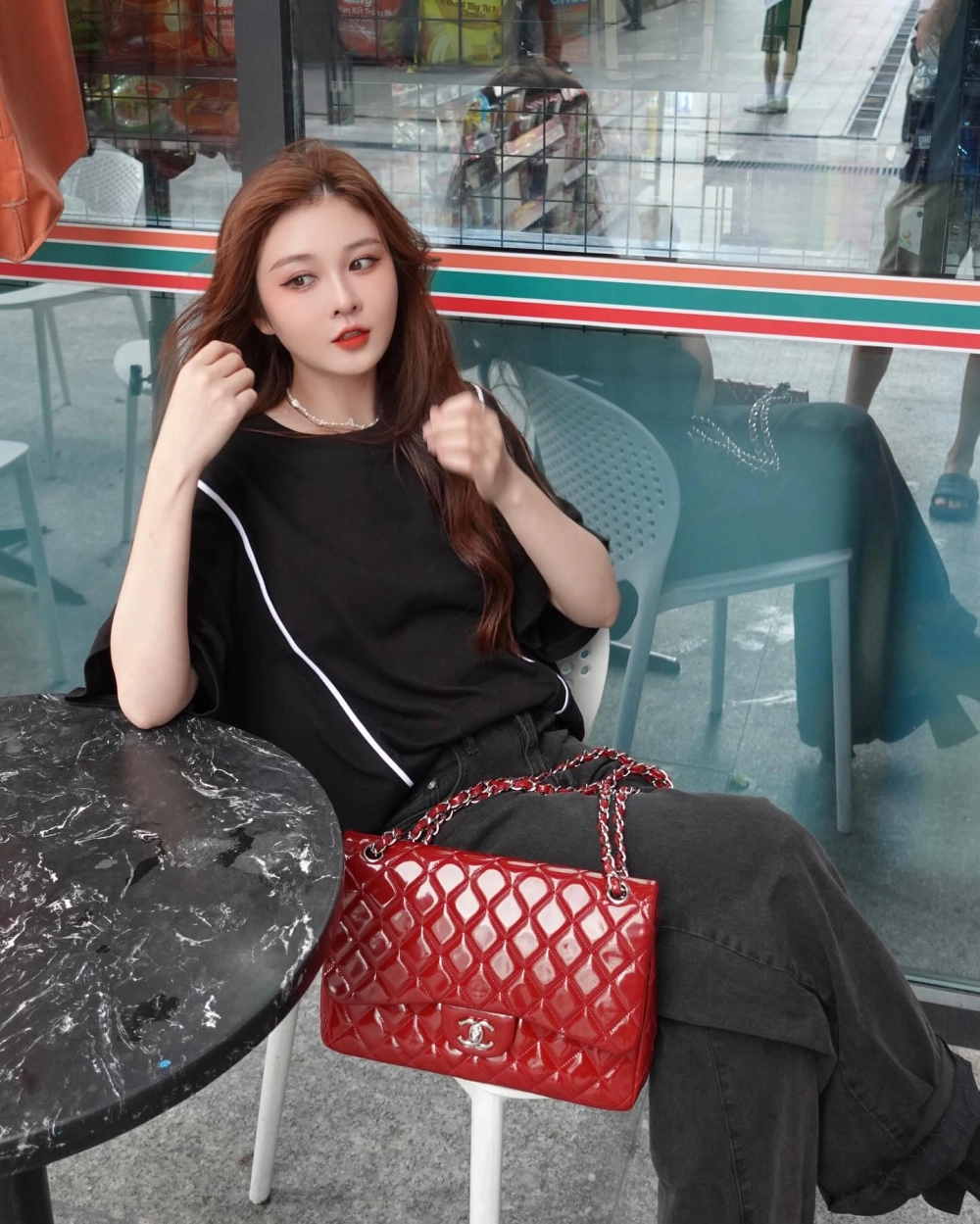 Vẻ ngoài và chiều cao của Ribi Sachi gây bất ngờ cho người hâm mộ