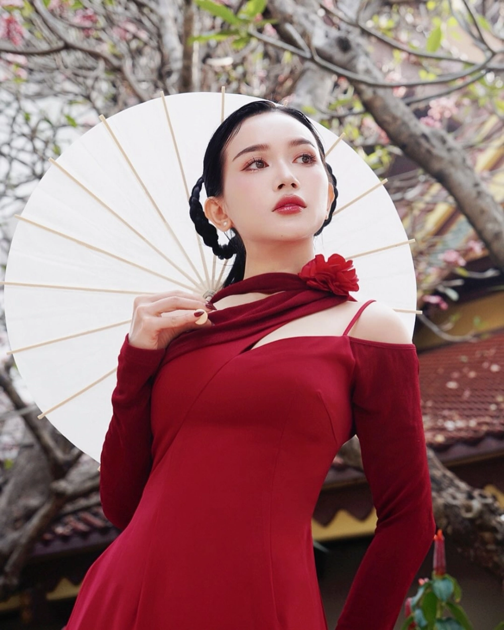 Nghe ngay lời bài hát Sĩ Thanh người ta đầy cảm xúc và da diết