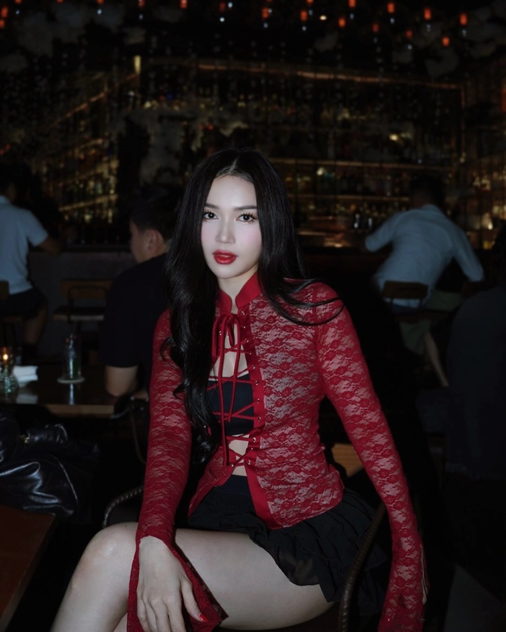 Thần thái kiêu kỳ của Sĩ Thanh gái già lắm chiêu