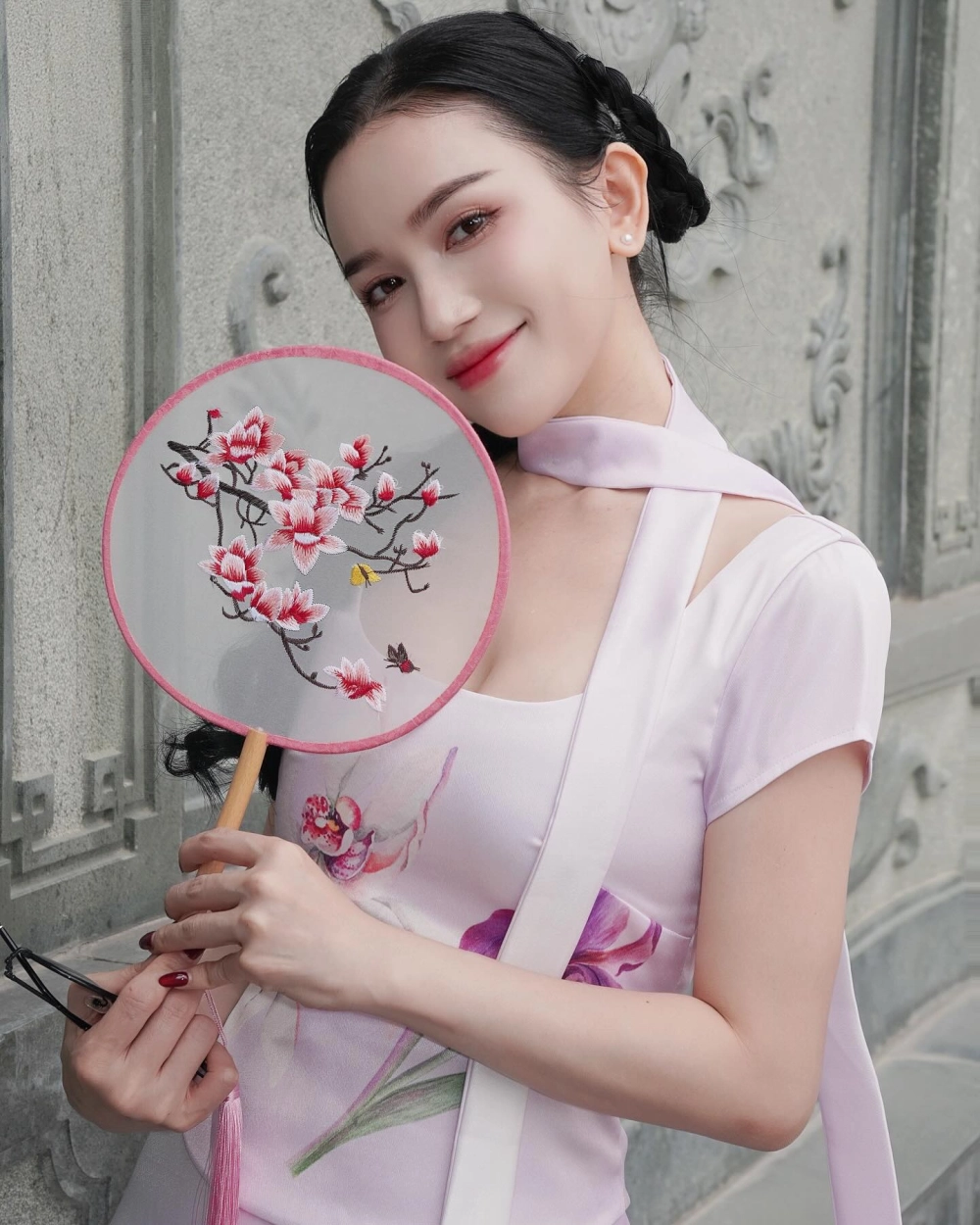Khán giả tò mò không biết nghệ sĩ thanh sang bao nhiêu tuổi