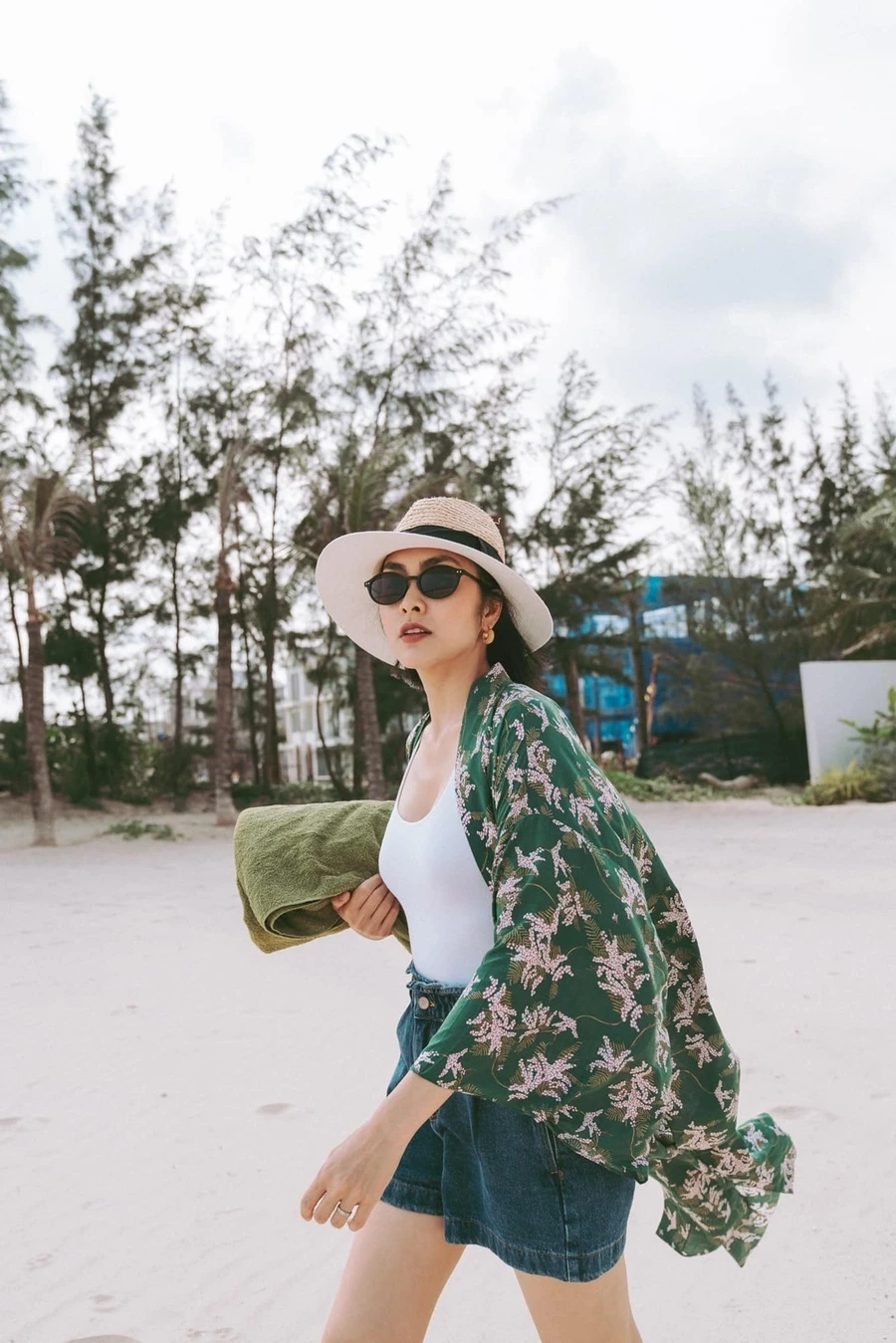 Tăng Thanh Hà hồi trẻ nổi bật với nét đẹp ngây thơ, trong sáng