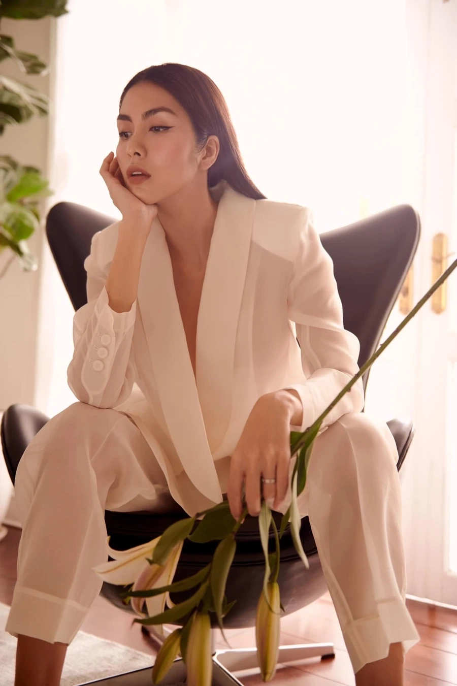 Tăng Thanh Hà tóc ngắn trẻ trung, năng động và cá tính