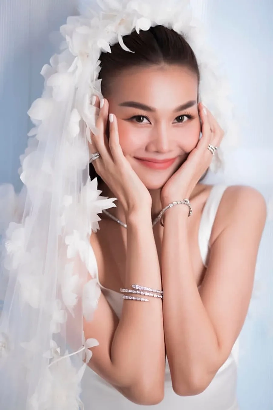 Thanh Hằng đóng phim thể hiện khả năng diễn xuất đa dạng
