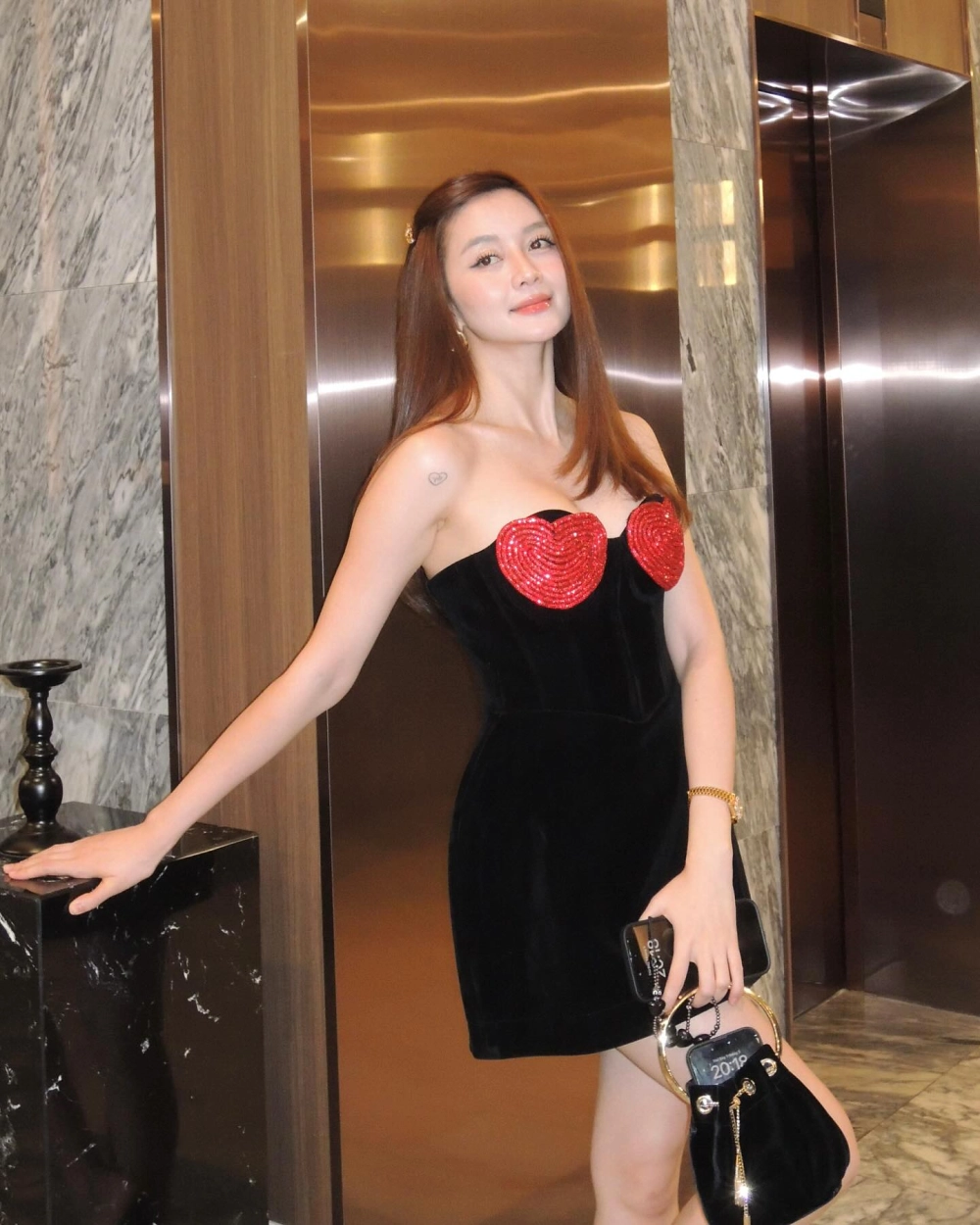 Cư dân mạng đồn đoán hình ảnh Thiều Bảo Trang hẹn hò