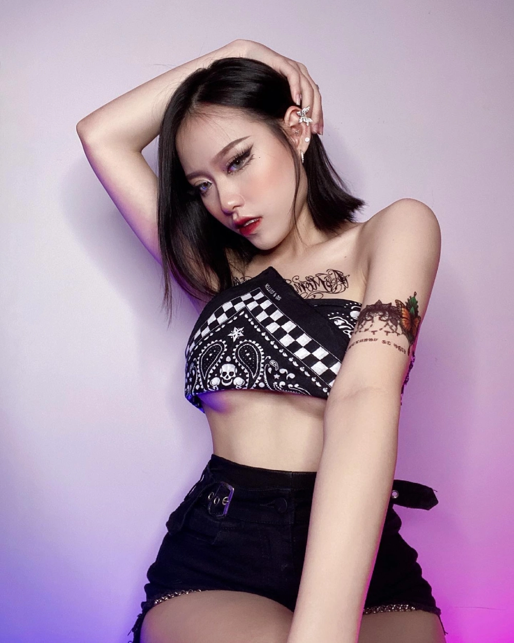 Hình Trà Đặng dễ thương khiến mạng xã hội rộn ràng
