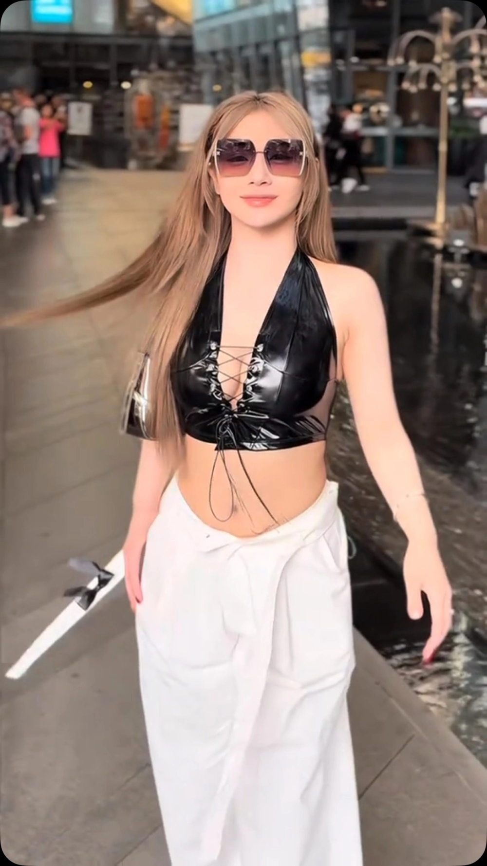 Tối cổ Trần Hà Linh gây sốt với clip hài hước