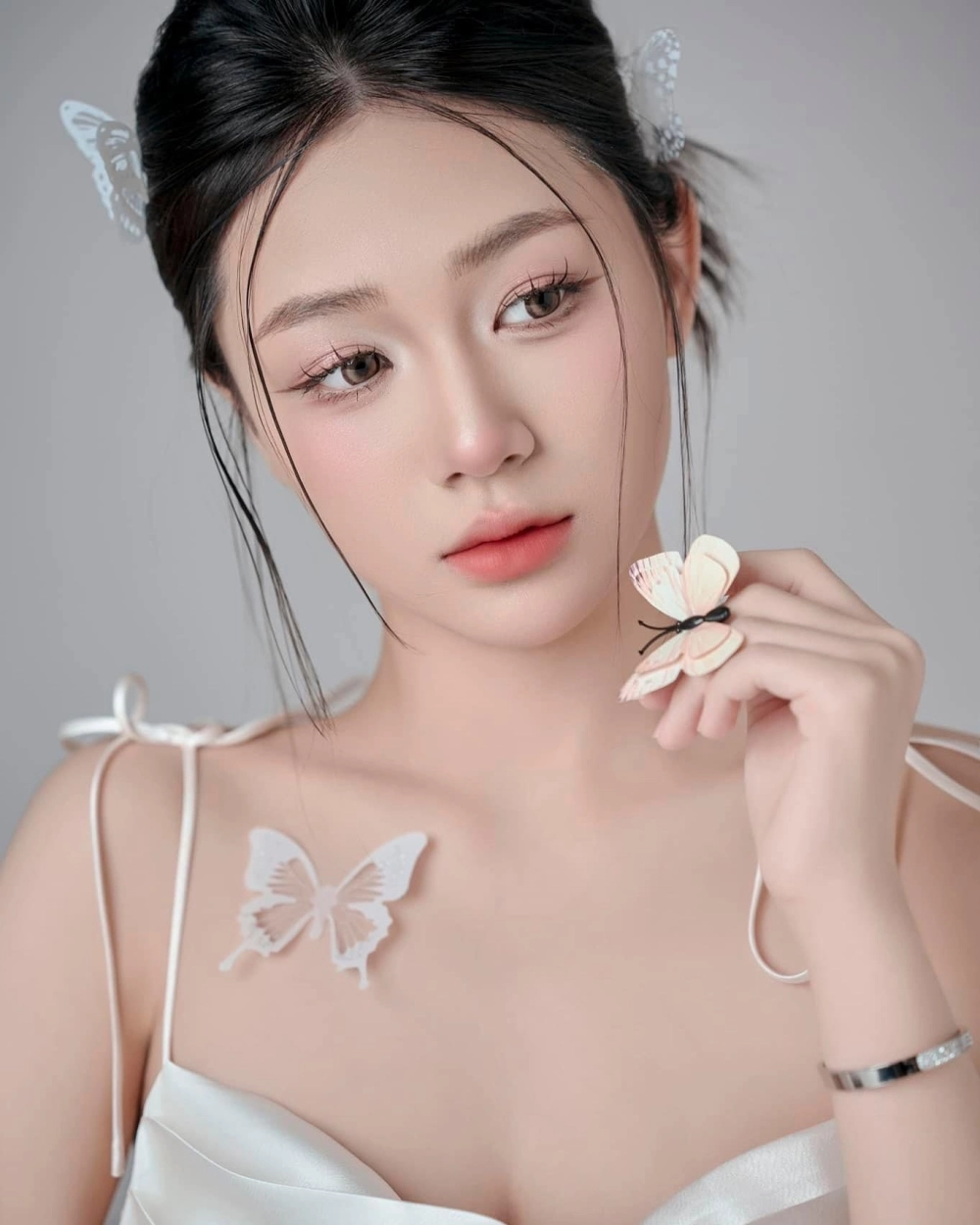 Vụ Trần Hà Linh trở thành tiêu điểm truyền thông