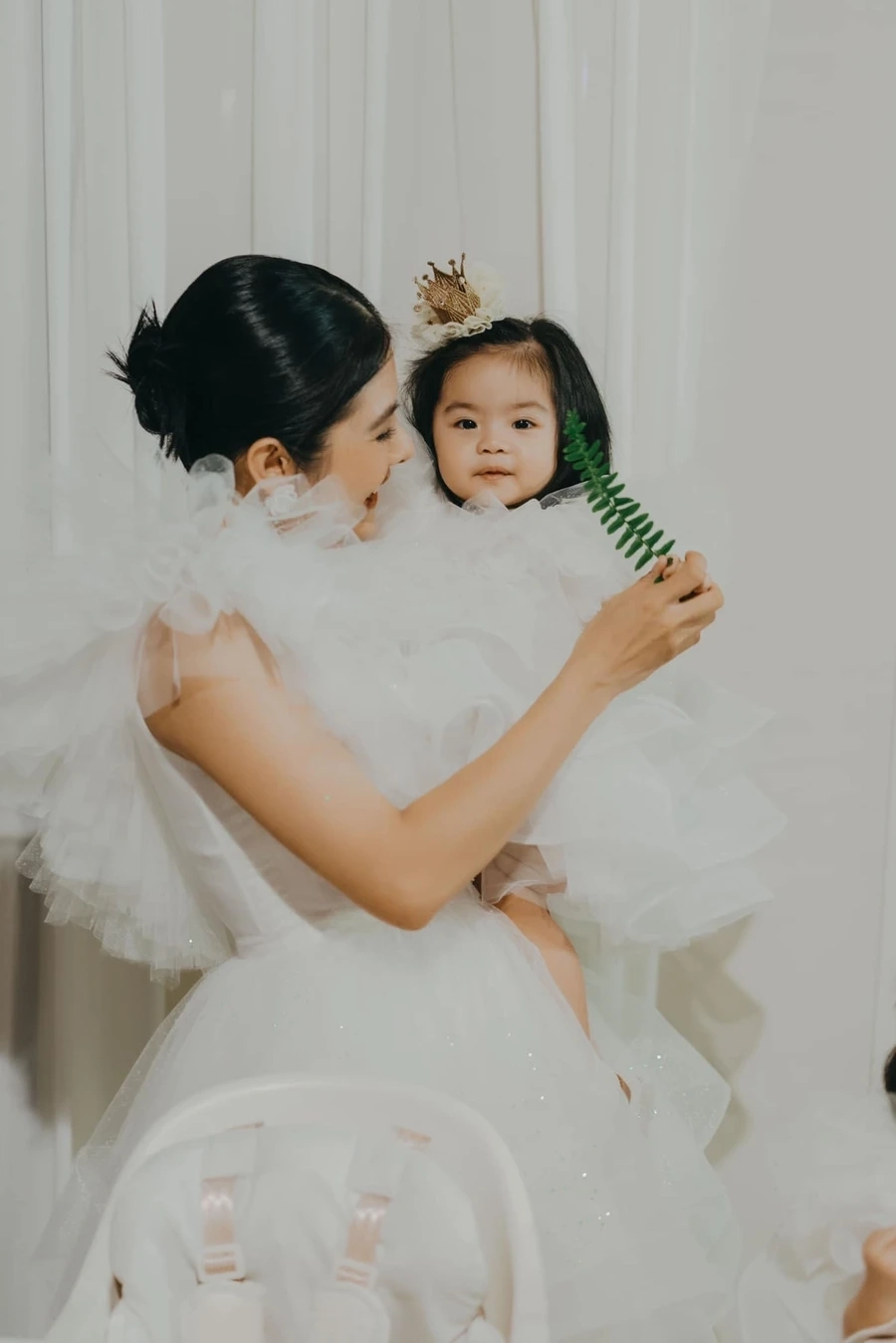 MC Vân Trang duyên dáng và chuyên nghiệp trong từng chương trình