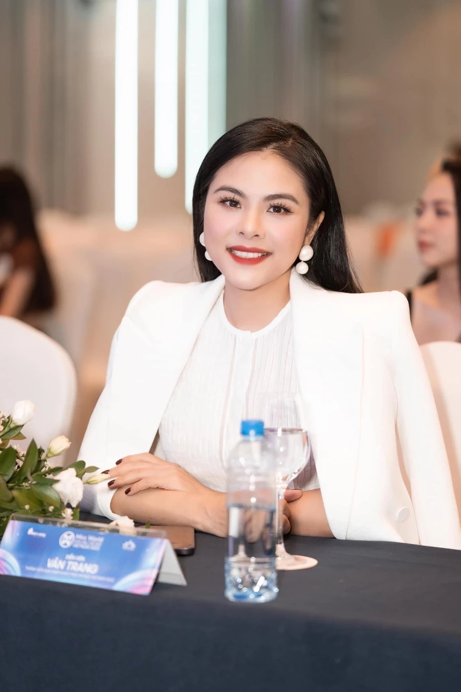 Ca sĩ Vân Trang chinh phục khán giả bằng giọng hát ngọt ngào và truyền cảm