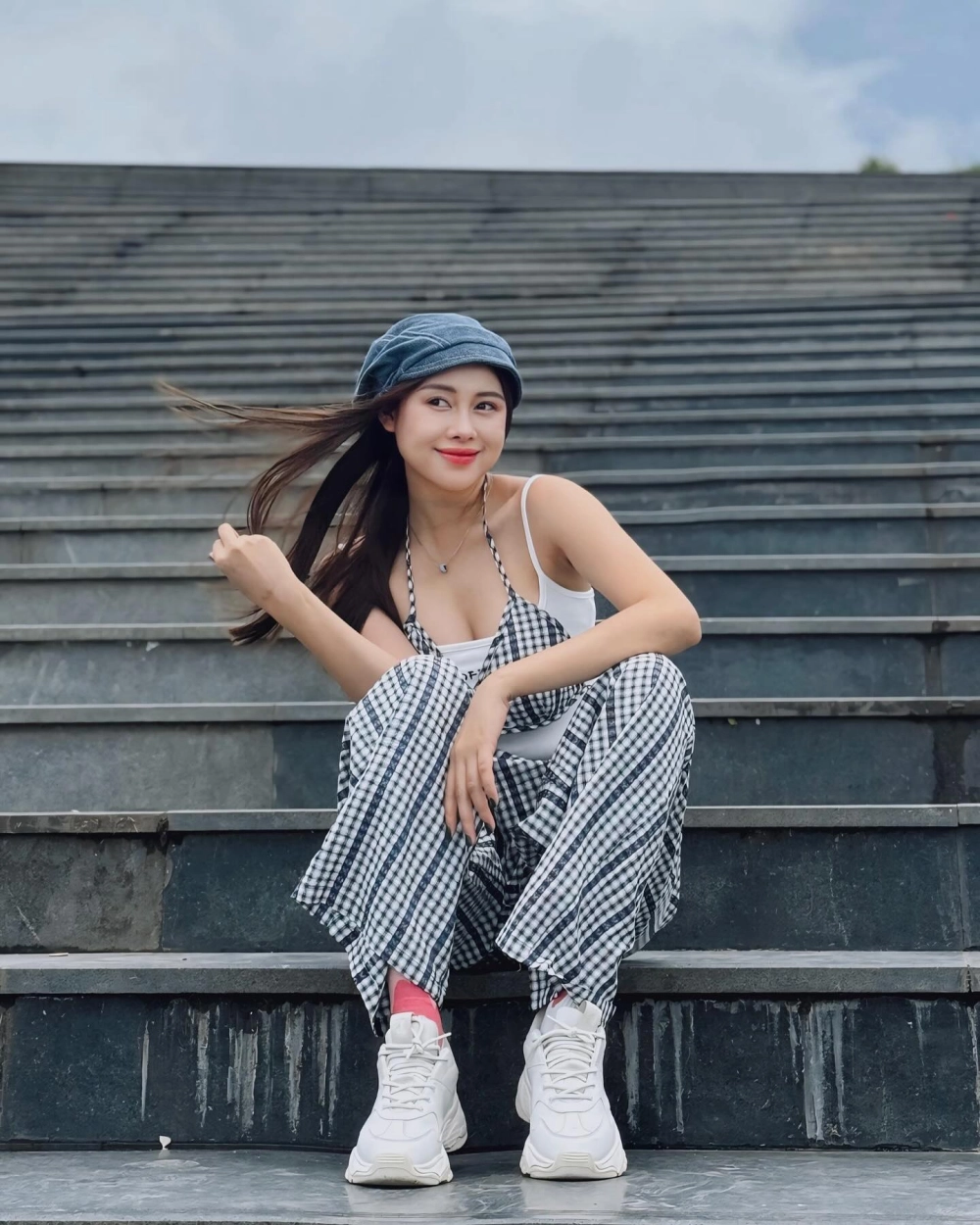 tiểu sử việt phương thoa hé lộ hành trình từ TikTok đến màn ảnh