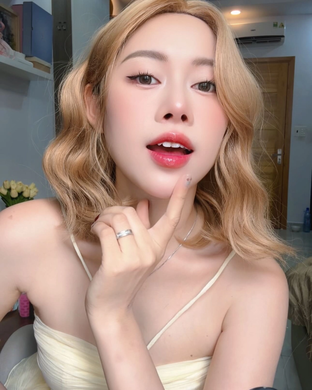 Visual hoàn hảo giúp Việt Phương Thoa ghi dấu ấn mạnh mẽ