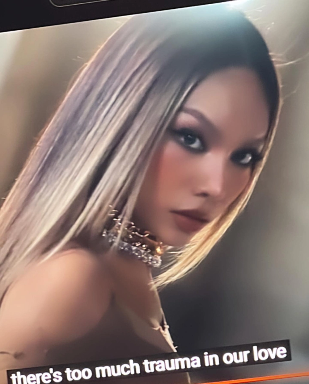 Ngắm vẻ đẹp cuốn hút của ca sĩ vũ thảo my trong hậu trường