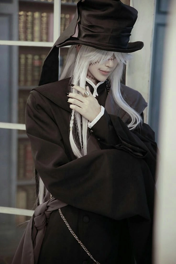 Cosplay Gin Conan rực rỡ khiến bạn mê mẩn