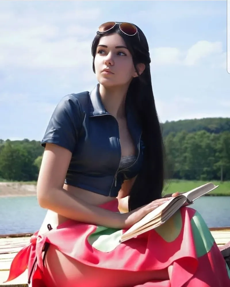Nico Robin cosplay rực rỡ thu hút mọi ánh mắt