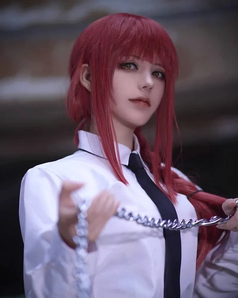 Cosplay Makima đỉnh cao với khí chất vừa quyền lực vừa cuốn hút