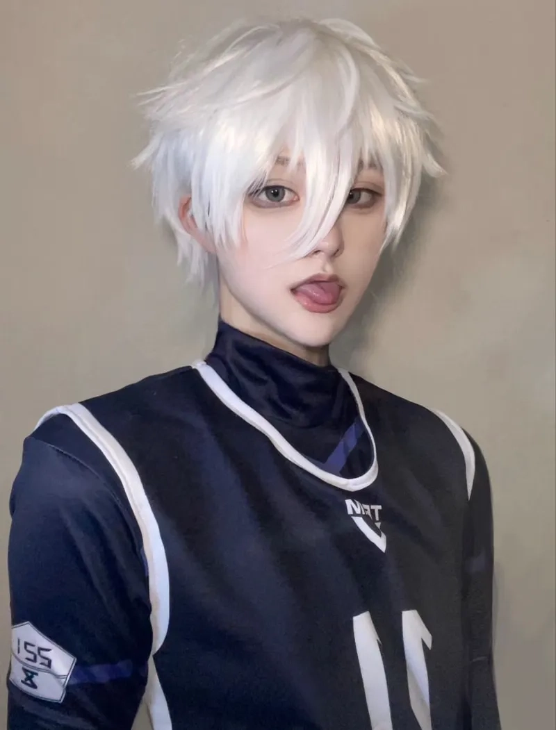Cosplay Nagi Seishiro chân thật đến bất ngờ trong từng tạo hình