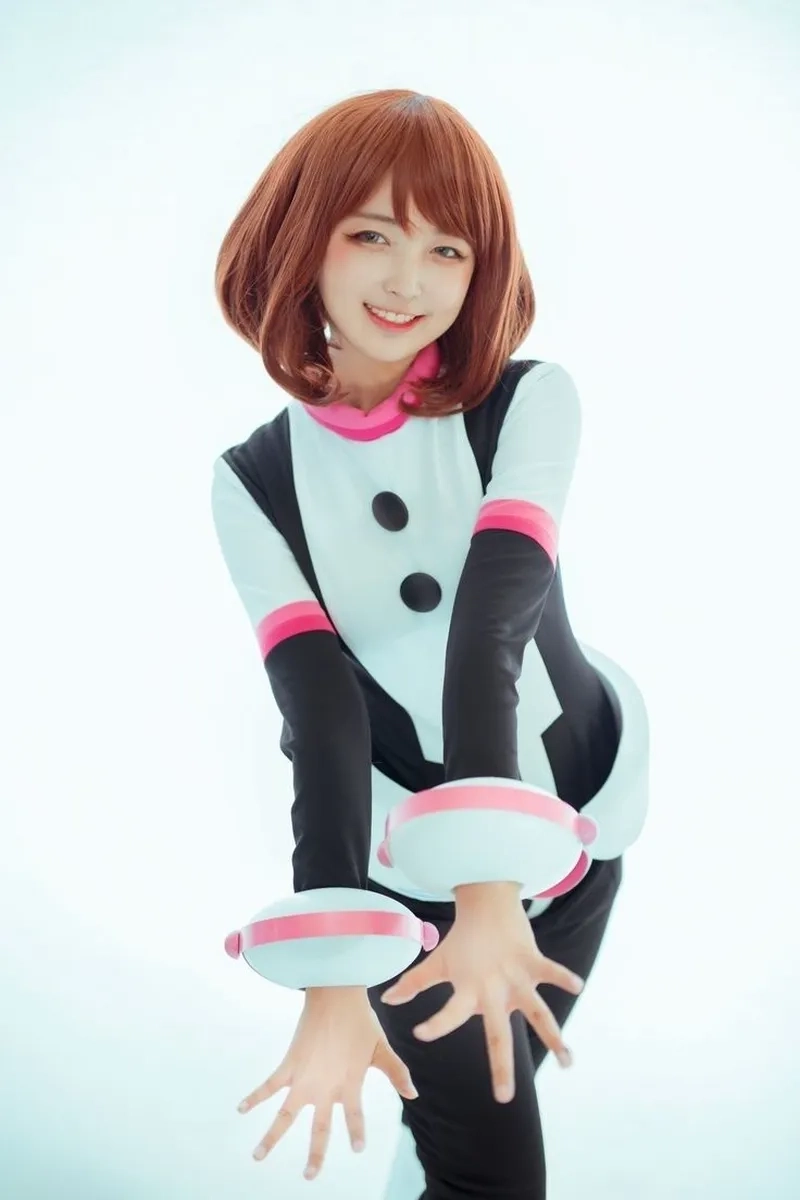 Cosplay Ochako Uraraka ghi điểm bởi thần thái và tạo hình chuẩn