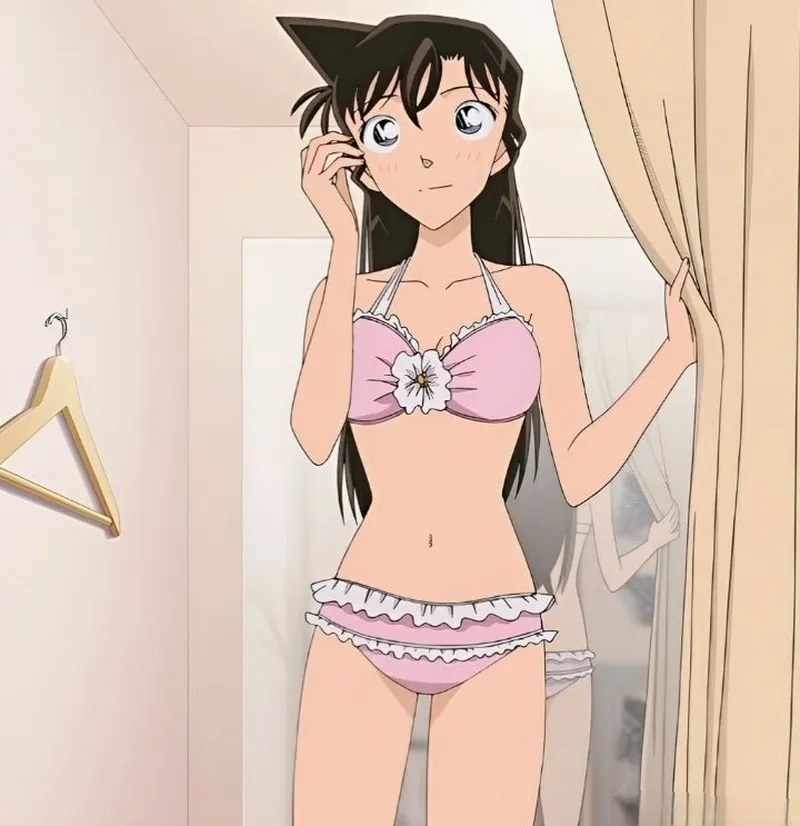 Ran Mori mặc bikini khoe vẻ đẹp cá tính và quyến rũ nhẹ nhàng