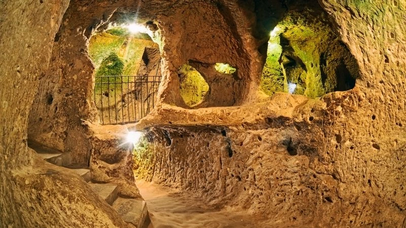 Hang động Cappadocia