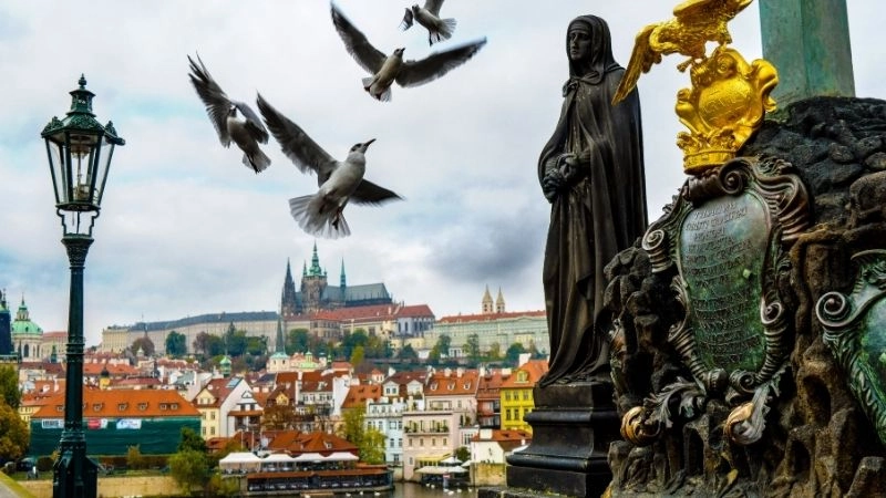 Tượng thánh Charles