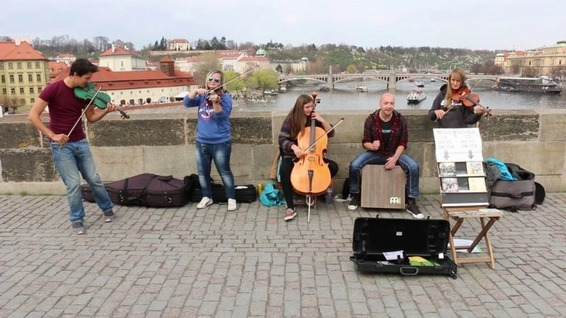 Nghệ sĩ đường phố