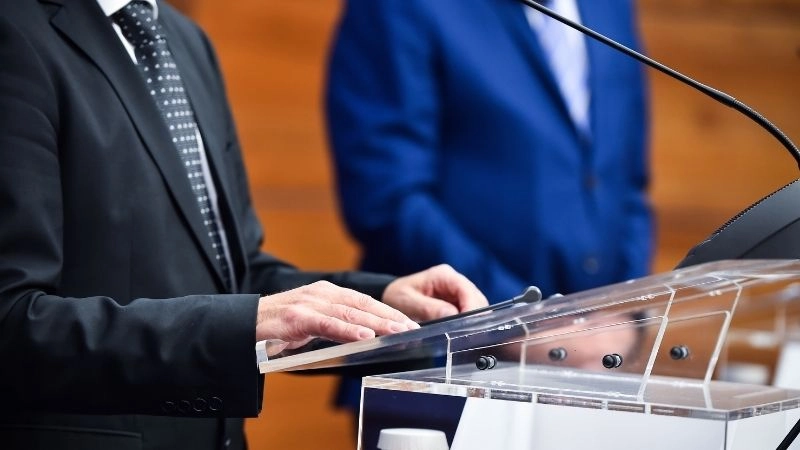 Tại sao chính trị Jamaica đa dạng