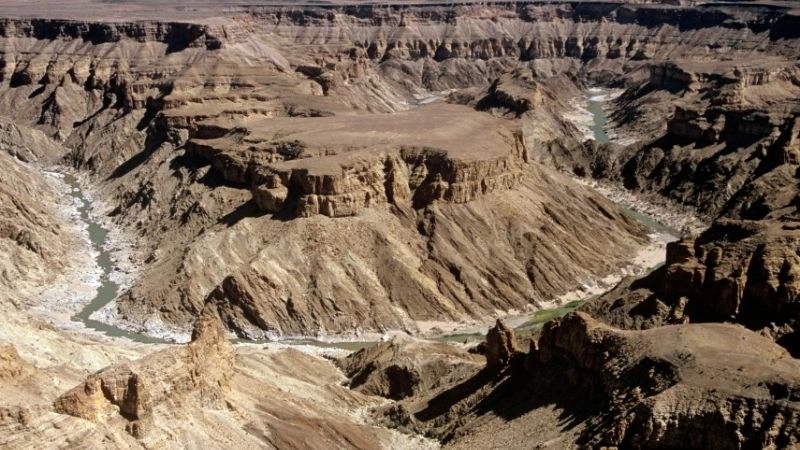 Lớn nhất Châu Phi