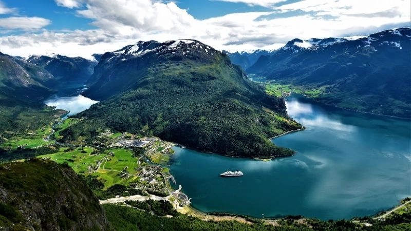 Geirangerfjord là vịnh hẹp đẹp nhất Na Uy.