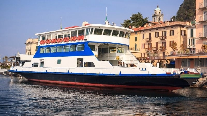 Du thuyền hồ Como 