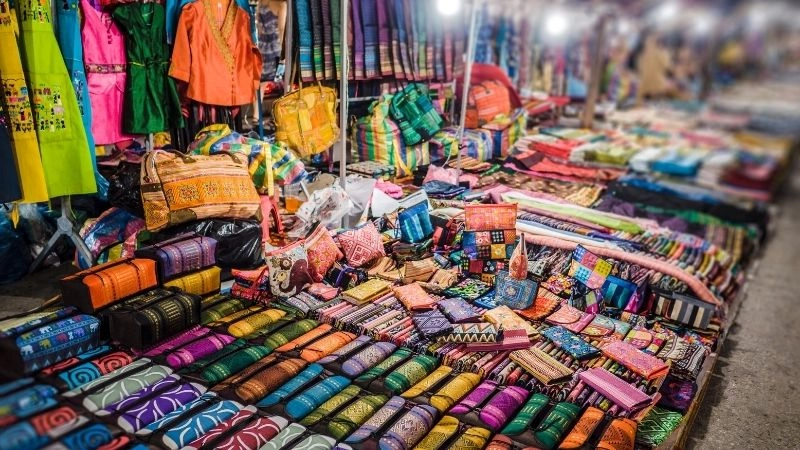 Chợ đêm Luang
