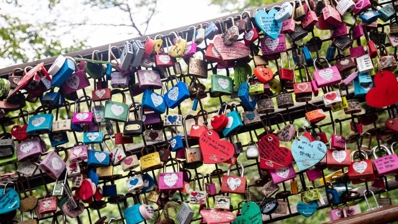 Khóa tình yêu N Tower