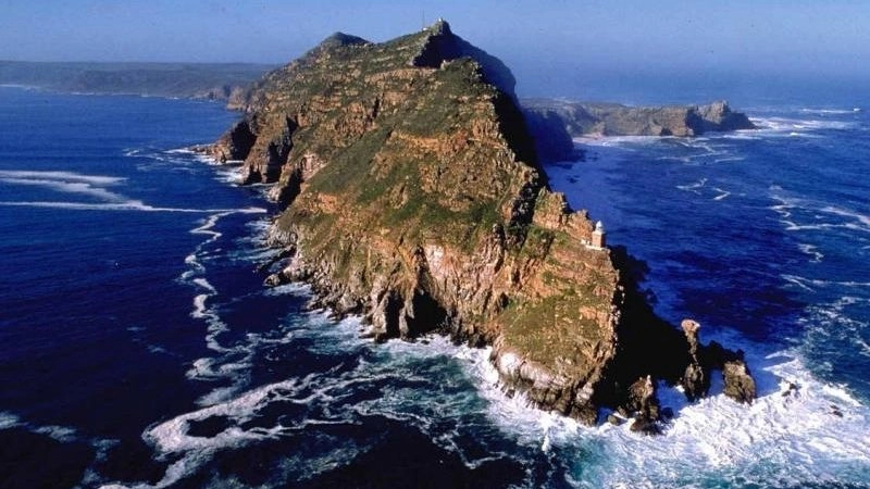 Mũi Hảo Vọng nằm ở bán đảo Cape