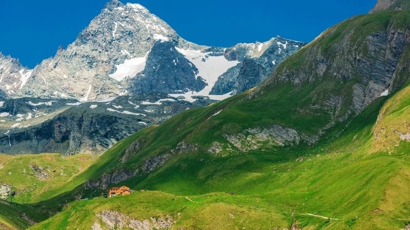 Dãy núi và độ sâu nhất châu Âu