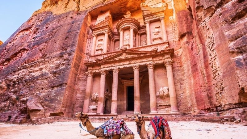 Petra thành phố cổ huyền thoại ẩn mình trong sa mạc Jordan