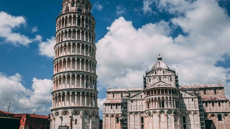 Kiến trúc Pisa
