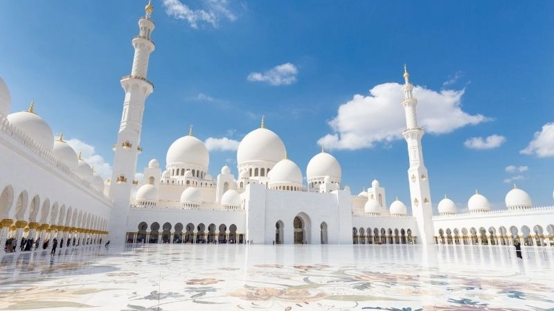 Thảm lớn nhất thế giới nằm trong Sheikh Zayed