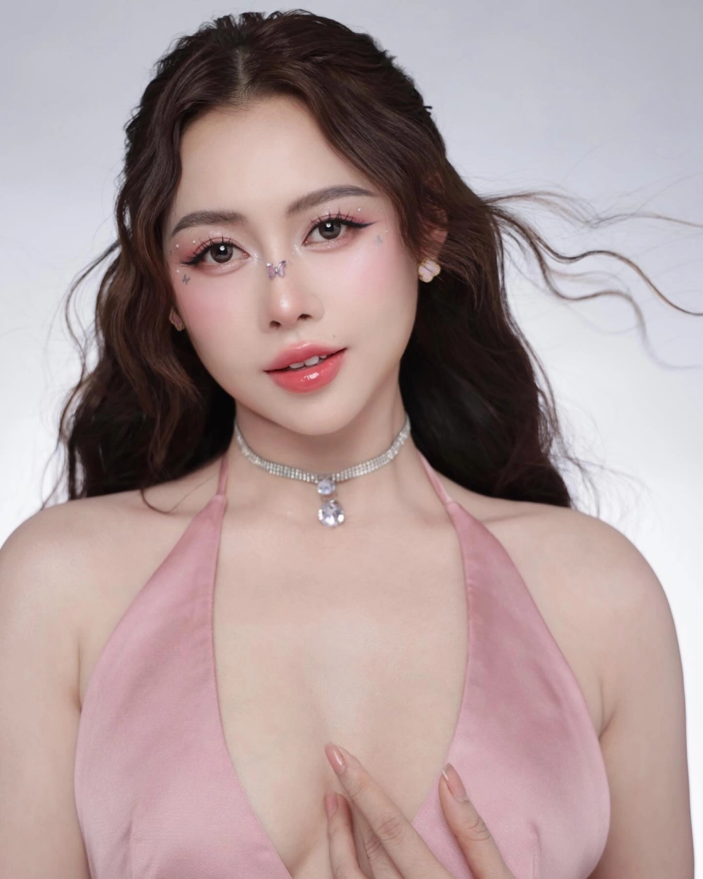 Ảnh gái mặc bikini hở hang mang nét đẹp táo bạo sexy cực kỳ cuốn hút.